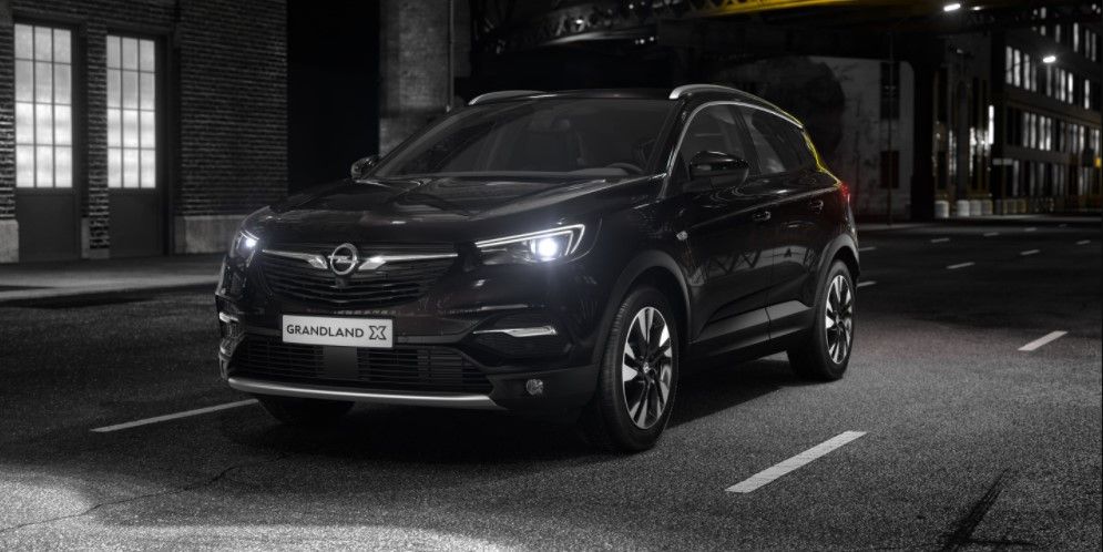 Siyah Opel Grandland X