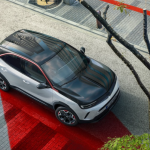 2022 Model Yeni Opel Mokka Cift Renk Siyah Tavan Ve Kaput
