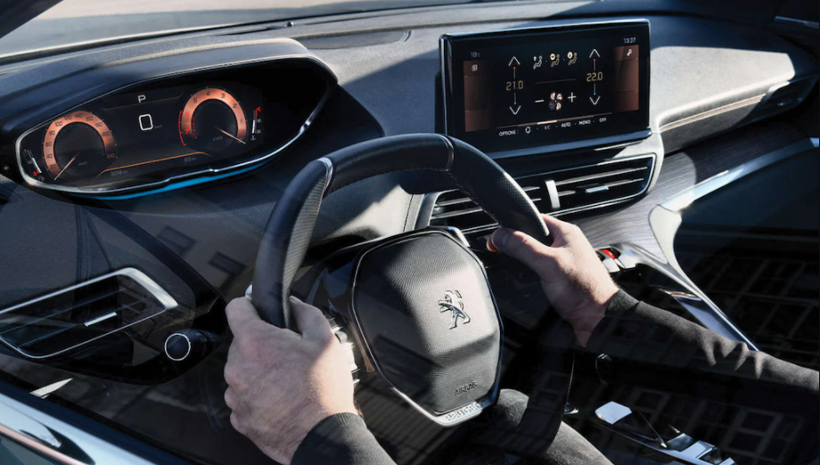 2022 Model Yeni Peugeot 5008 Ici Dital Gostrege Ve Multimedya Ekrani
